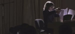 Когда еще не начал играть, а уже устроил шоу