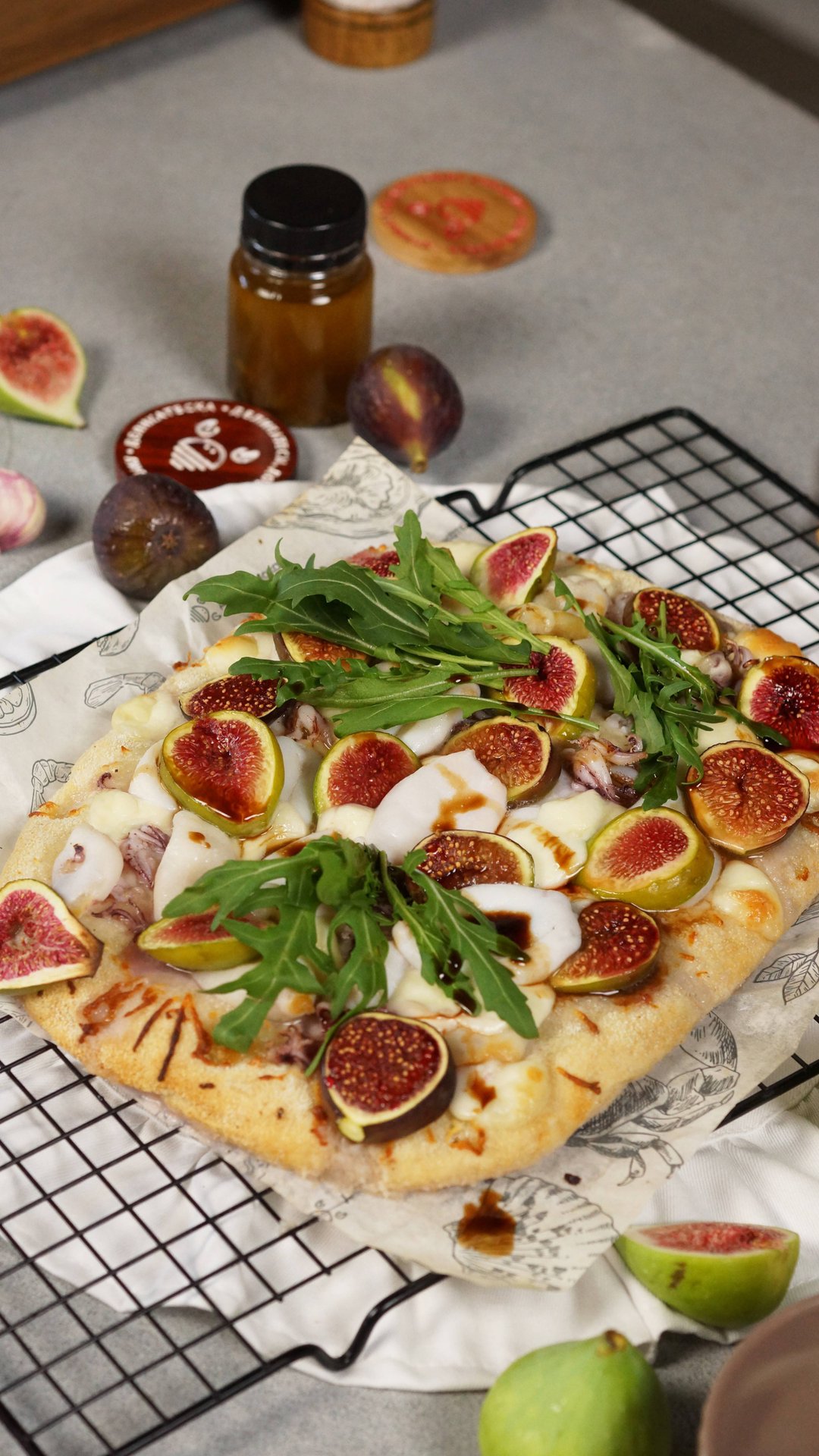 Римская пицца с кальмаром смотреть онлайн