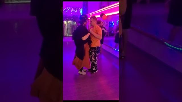 Halloween Dance Inferno: Кизомба и Бачата с Максимальной Страстью! смотреть онлайн