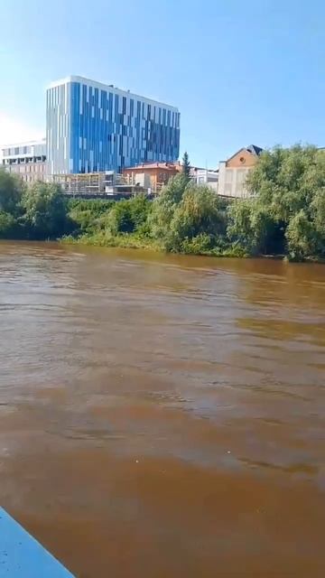 Плывём на теплоходе/12июня день России смотреть онлайн