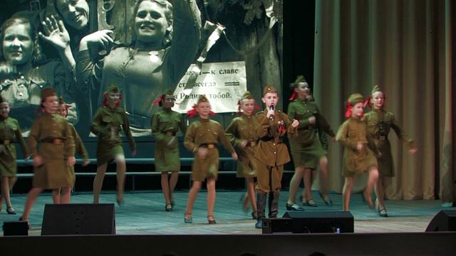 Шёл солдат - Глеб Киселёв и Хореографический ансамбль Родничок