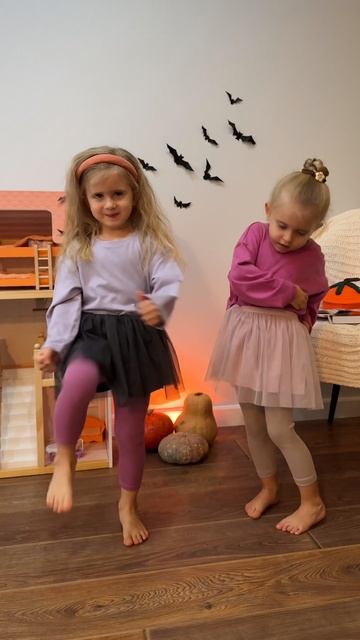 Скоро Хэллоуин, а значит пора придумывать образы 🎃 смотреть онлайн