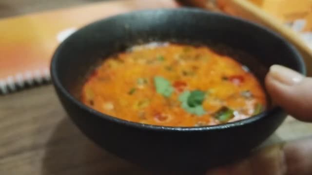 Посетили кафешку, у нас каникулы. Сделала сравнение, и стало страшно. Зачем такие мысли смотреть онлайн