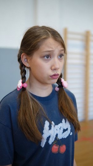 Как поступить: идти на физрук или прогулять вместе с классом? #vikazang #викачжан #vikазанг