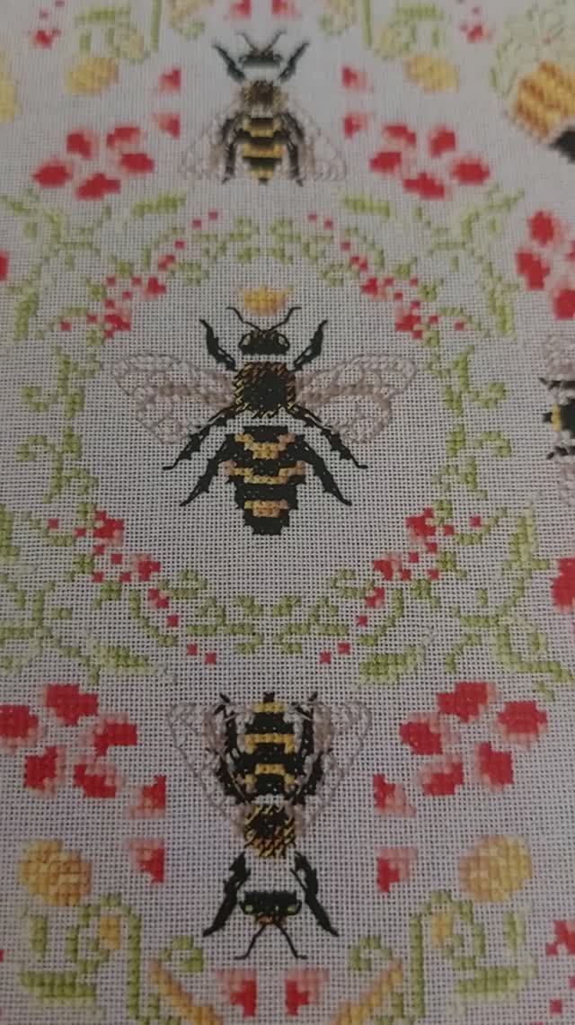 Новый проект сельские миниатюры "ПЧЕЛЫ" от Золотого руна, вышивка крестом. Часть 1 смотреть онлайн