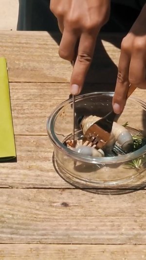 Каковы на вкус кокосовые личинки?