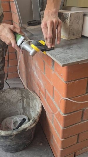 С хорошим инструментом, любая плитка праздник)))