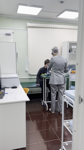 Когда у медсестры руки не из того места выросли смотреть онлайн