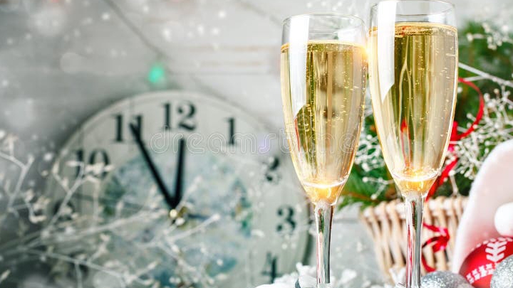 СП ПОСЛЕДНИЙ РЯД ПОД БОЙ КУРАНТОВ. ВСТУПЛЕНИЕ смотреть онлайн