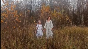 "У моей России мамины глаза".
Дуэт мамы и дочки.