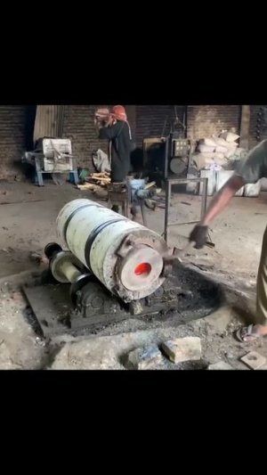 Отливка и обработка стальных заготовок.