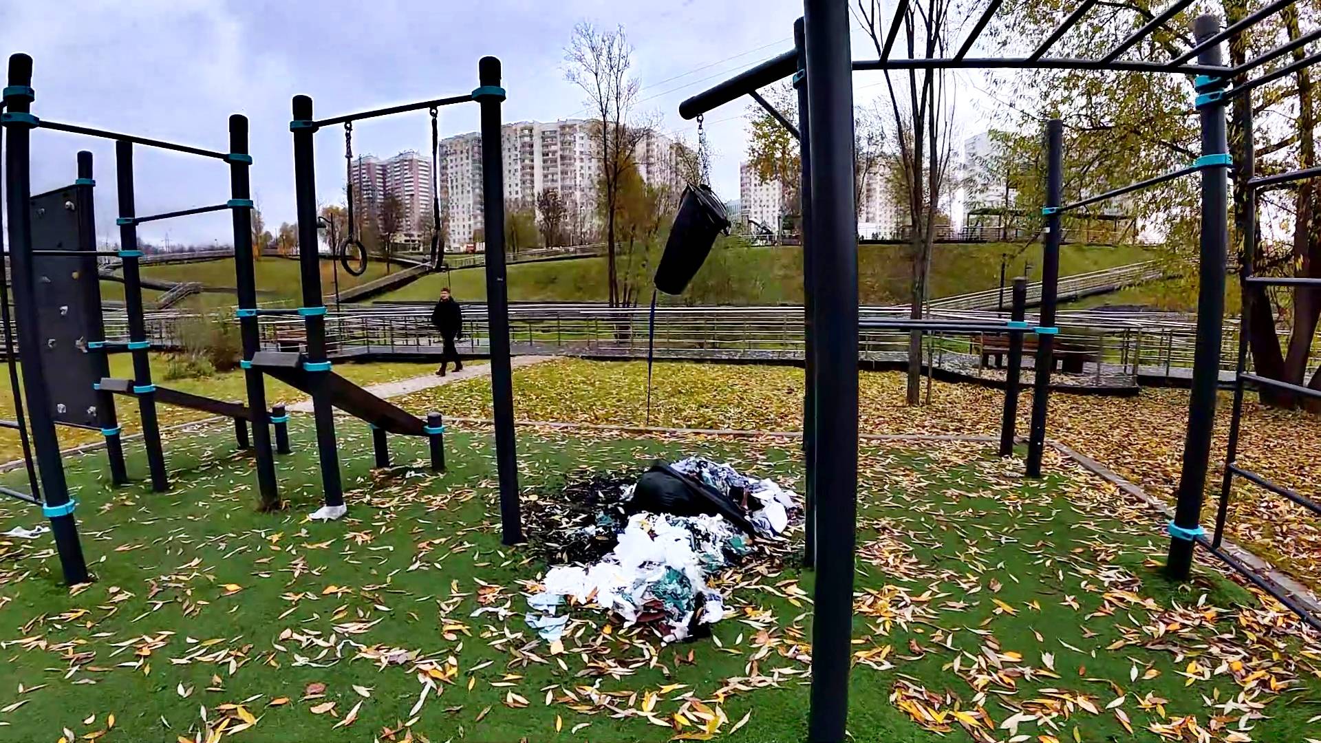 ВАНДАЛЫ! У кого-то руки зачесались...Парк долины реки Чертановки. Часть 5. смотреть онлайн