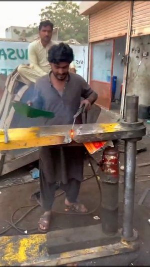 Ремонт стрелы фронтального погрузчика.