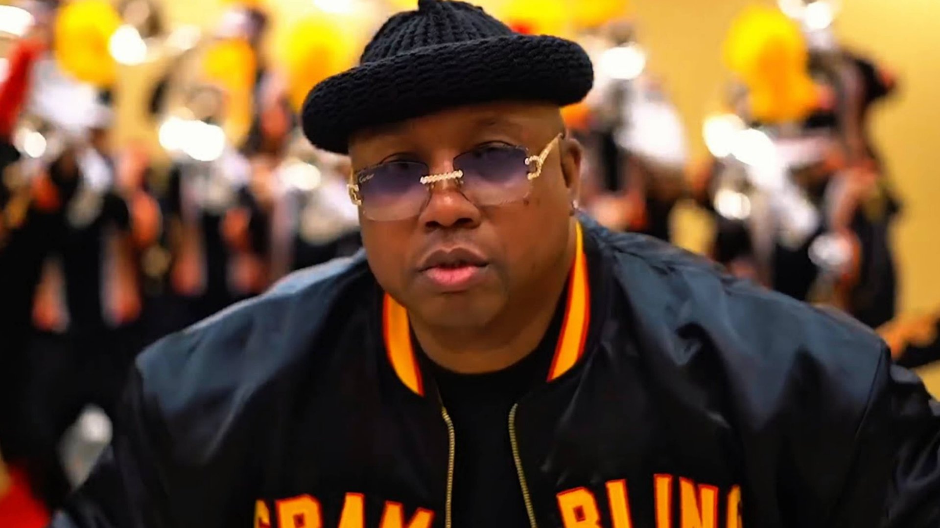 E-40 ft. LaRussell - Dumb Sh!t смотреть онлайн