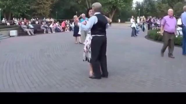 Сколько не было б вам лет - не грустите 💕 смотреть онлайн