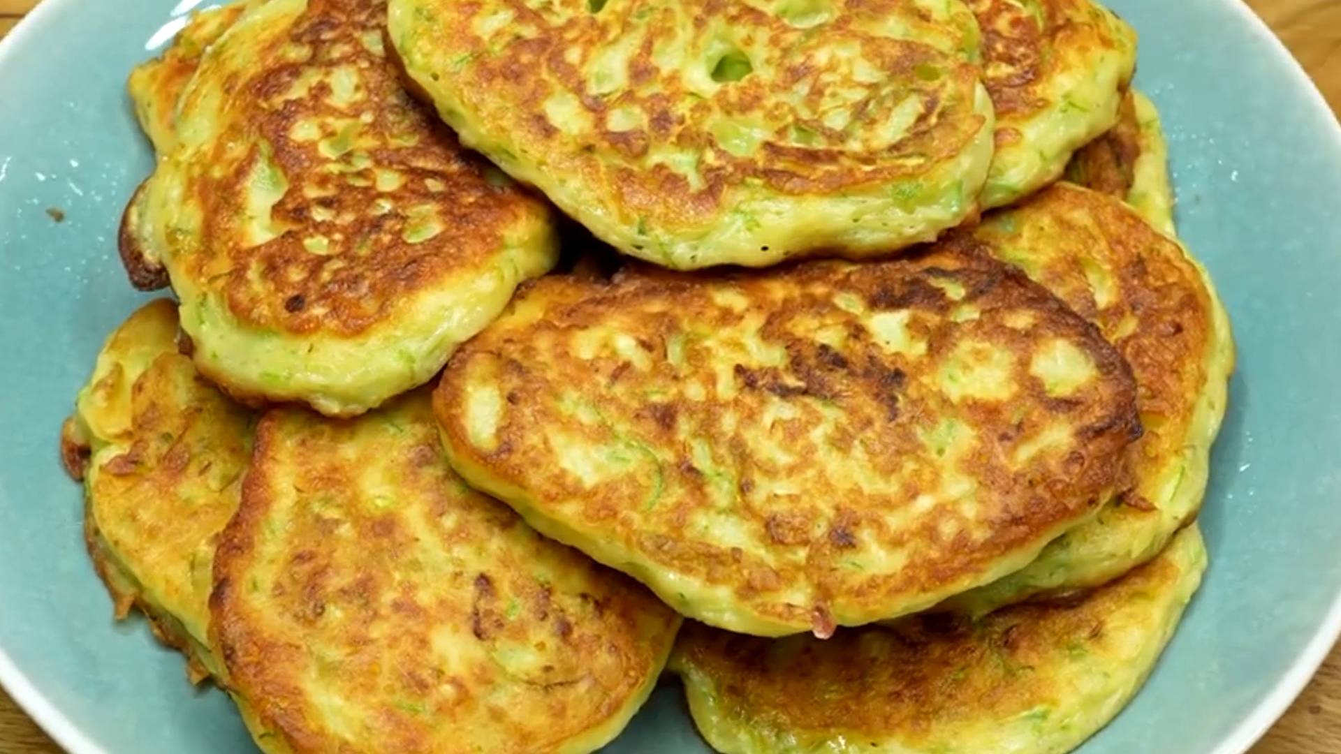 Нежнейшие кабачковые оладьи смотреть онлайн