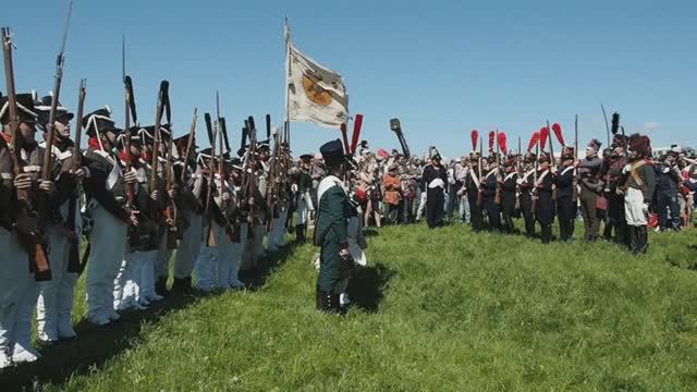 Солдаты эпохи войны 1812 года (Исторический фестиваль "Сибирский огонь" - 2015, 2018) смотреть онлайн