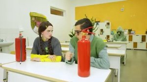 Скрываем ИНОПЛАНЕТЯНИНА от ПОЛИЦИИ Спасли ПРИШЕЛЬЦА [get-save.com].mp4