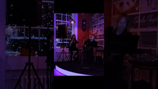 Блистательные Monisha Star и Евгений Шахрай на закрытом мероприятии близких друзей.Душевный концерт смотреть онлайн