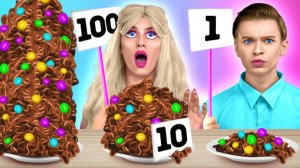 🍔 Барби vs Кен в реальной жизни 😍 Челлендж большой и маленькой еды | Ла Ла Лайф