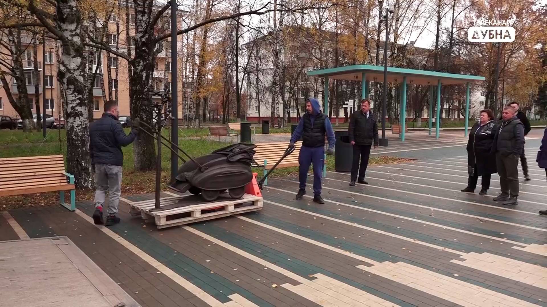 В Дубне установили памятник детской коляске смотреть онлайн