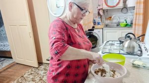 "Жизнь на пенсии".. Хроника дня : прогулялась, сходила в гости и испекла запеканку.