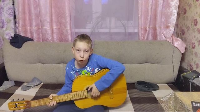 ПЕТЯ КУПИЛ ГИТАРУ , ПОМЕШАЛИ БАТЕ СПАТЬ смотреть онлайн
