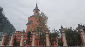 Храм святых апостолов Петра и Павла в Новой Басманной слободе по указу Петра I и по его чертежам.