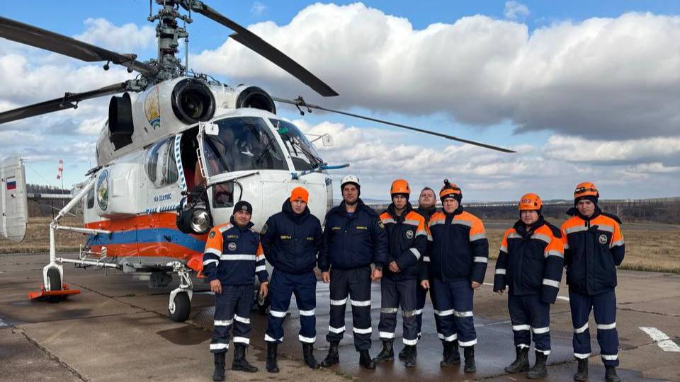 Новые высоты подготовки: спасатели из Кумертау осваивают десантирование с вертолета Ка-32 смотреть онлайн