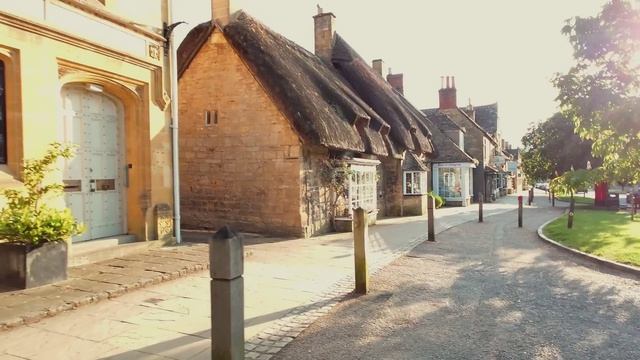 🇬🇧 Красивые деревушки с книжными домиками в сельской местности Котволдса, Англия смотреть онлайн