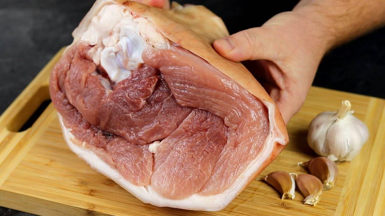 Друг из Германии показал как приготовить закуску из СВИНОЙ РУЛЬКИ , такой вкуснятины не ел никогда! смотреть онлайн