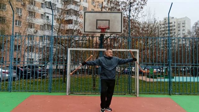 Упражнения с тренировочными Дабл Балл Стаффами (6)