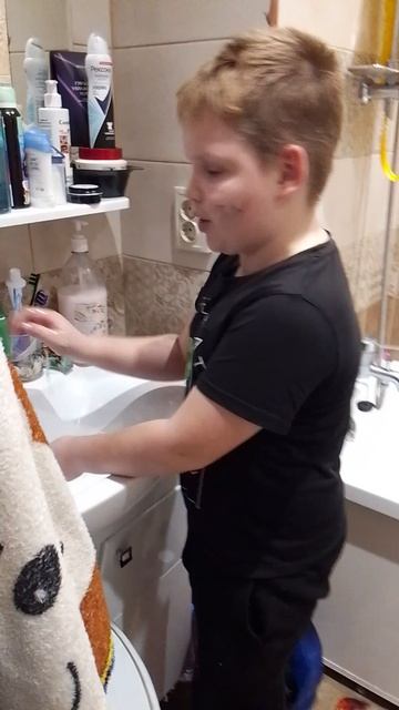 давно роликов не было (ко мне пробрались бомжи)