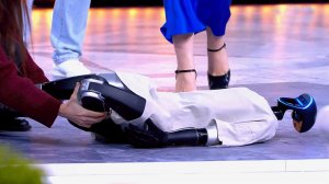 "Жертва красоты": робот не устоял перед Розой Сябитовой в студии "Давай поженимся"