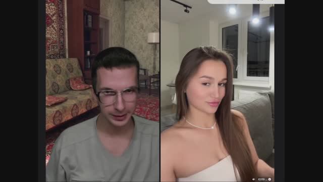 ДЕВУШКА ШАЛИТ🤣-Креативный Директор смотреть онлайн