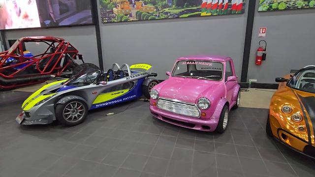 Тропический парк Нонг Нуч. Паттайя. Таиланд. Музей автомобилей. Спортивные и внедорожники.