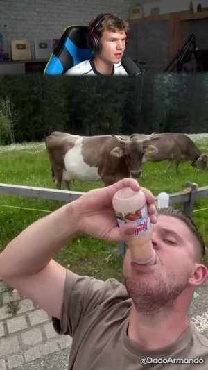 ЗАЧЕМ ОНА ЭТО СДЕЛАЛА? 😂 #shorts #шортс #интересно #прикол #мем #шутка #смех #юмор #пранк #реакция