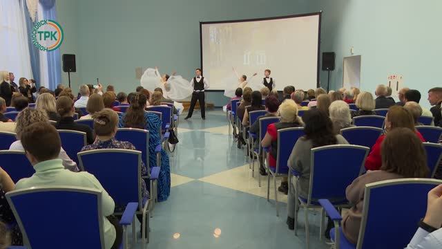 Стоматологическая поликлиника Новомосковска отметила 80 лет смотреть онлайн