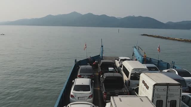 Паром на остров Чанг (Ко Чанг) в Таиланде. смотреть онлайн