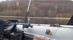 на лодке в октябре по волге