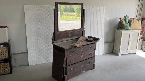 Реставрация мебели.