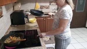 Наготовила! Что то я разошлась! Получилось очень вкусно!