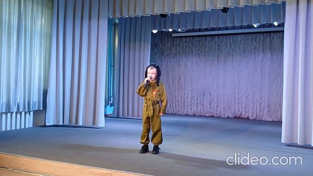 Есентий Чихирин "Я солдатом стать хочу" смотреть онлайн