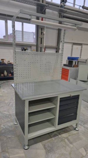 Верстаки на сварном каркасе серии 1418 для интенсивной промышленной эксплуатации