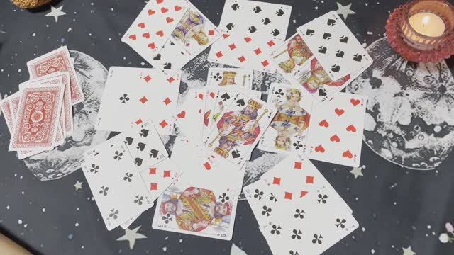 Крестовый король. Гадание на игральных картах смотреть онлайн