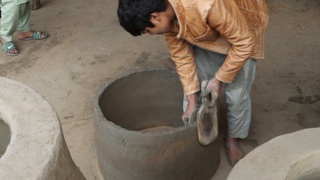 Процесс изготовления глиняной печи тандыр смотреть онлайн