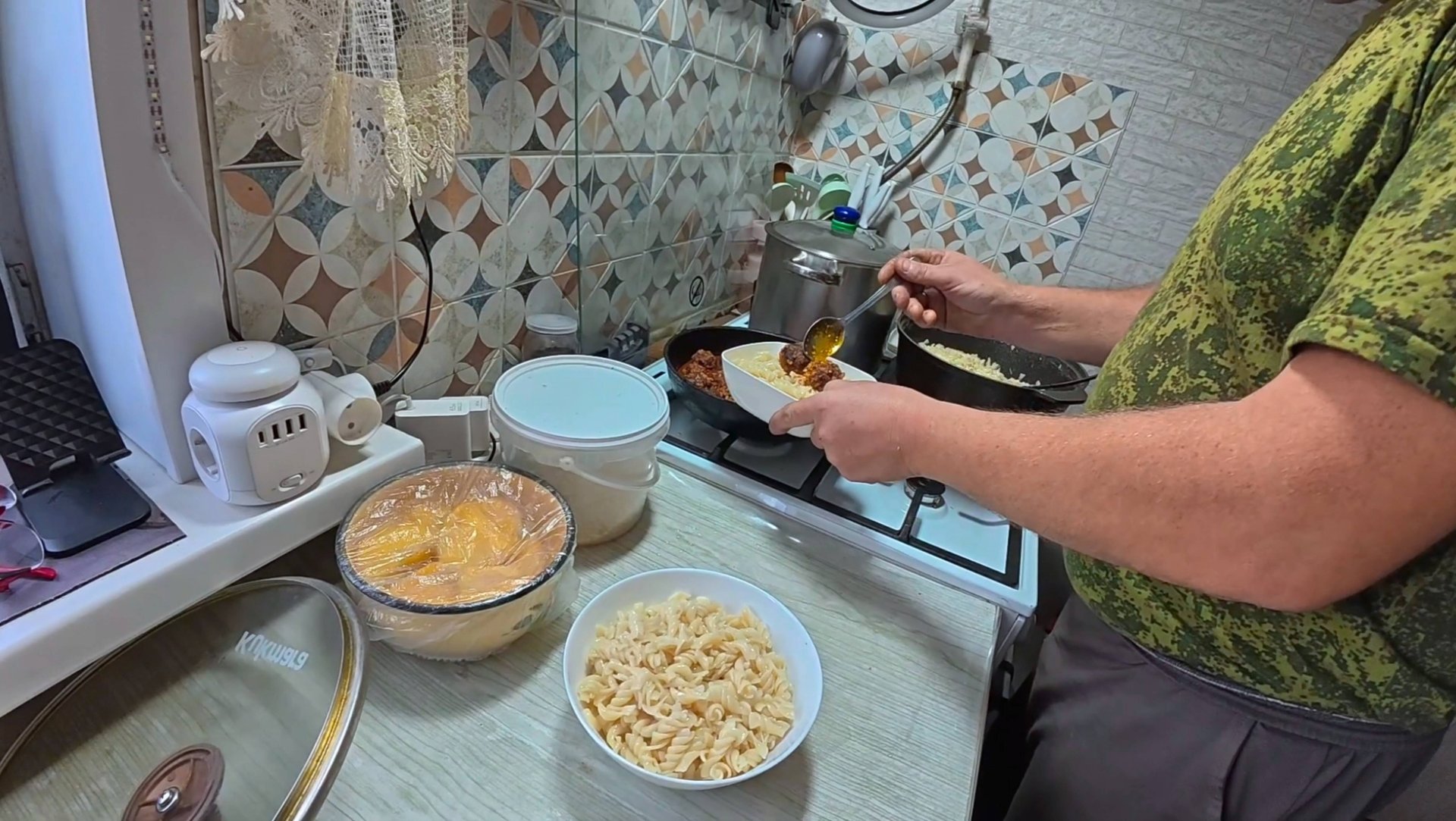 Про вкусный обед и не только. Жизнь семьи в маленькой деревне. смотреть онлайн