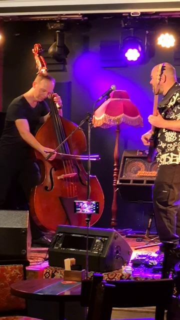 Зажигаем и танцуем!!! Максимов/Сокулер project в клубе А.Козлова 27.10.25
@sokulersergey @frolovdru смотреть онлайн