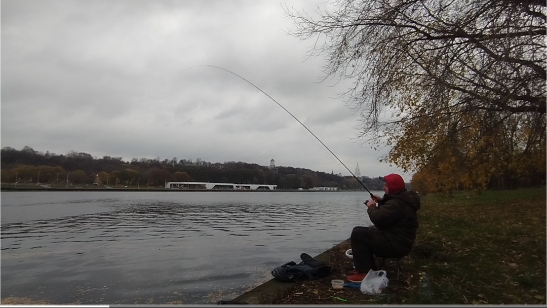 РЫБАЛКА НА ФИДЕР В КОЛОМЕНСКОМ ГЛУБОКАЯ ОСЕНЬ смотреть онлайн