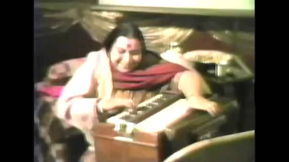 2-1 Музыкальная со Шри Матаджи